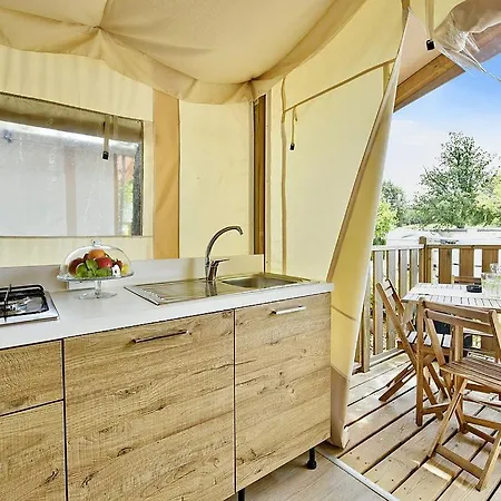 Polidor Glamping Semesterpark Mugeba