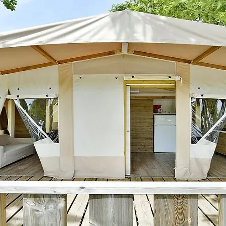 Polidor Glamping Mugeba